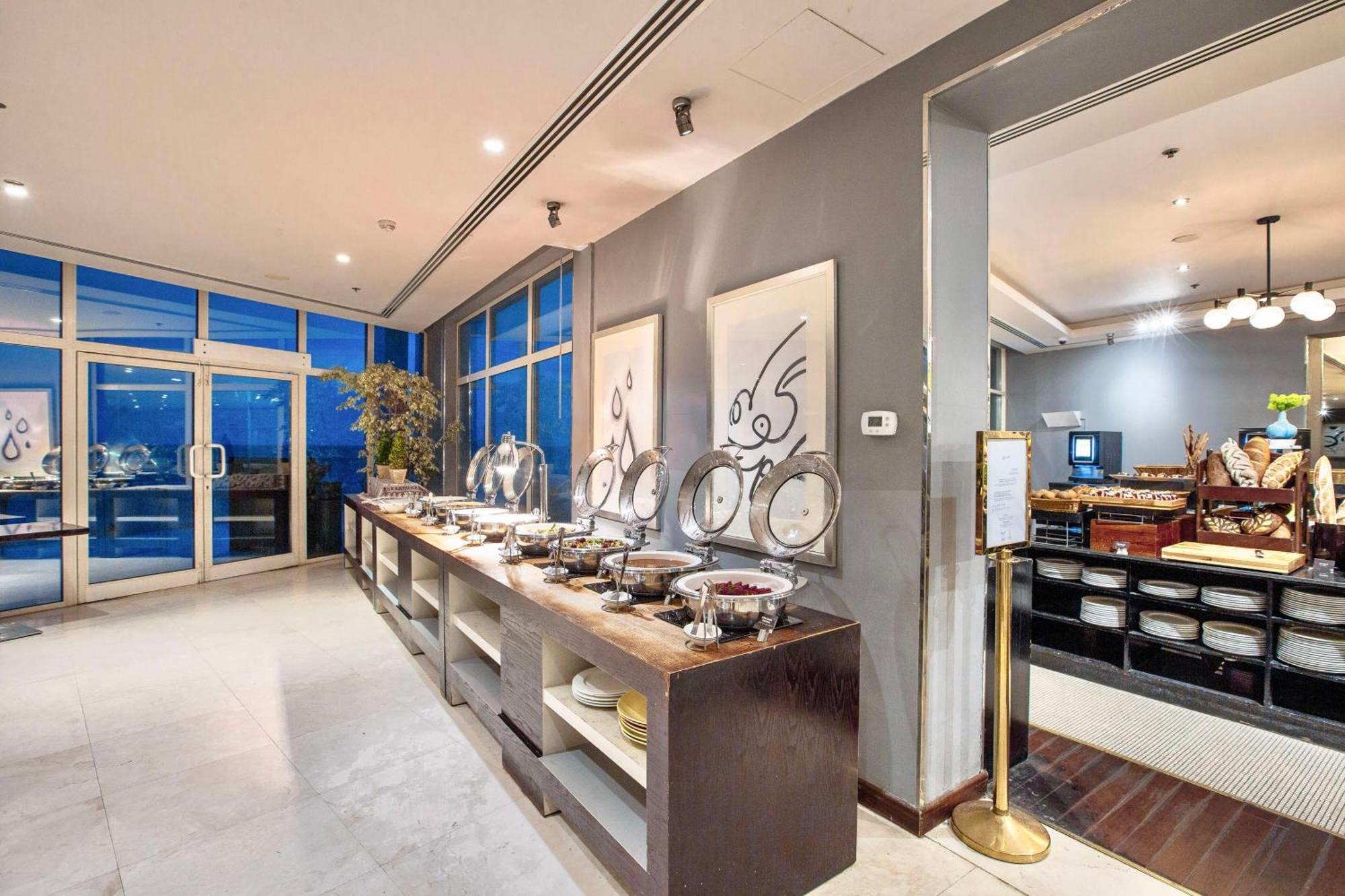 Radisson Blu Resort, פוג'יירה מראה חיצוני תמונה The lounge at the airport