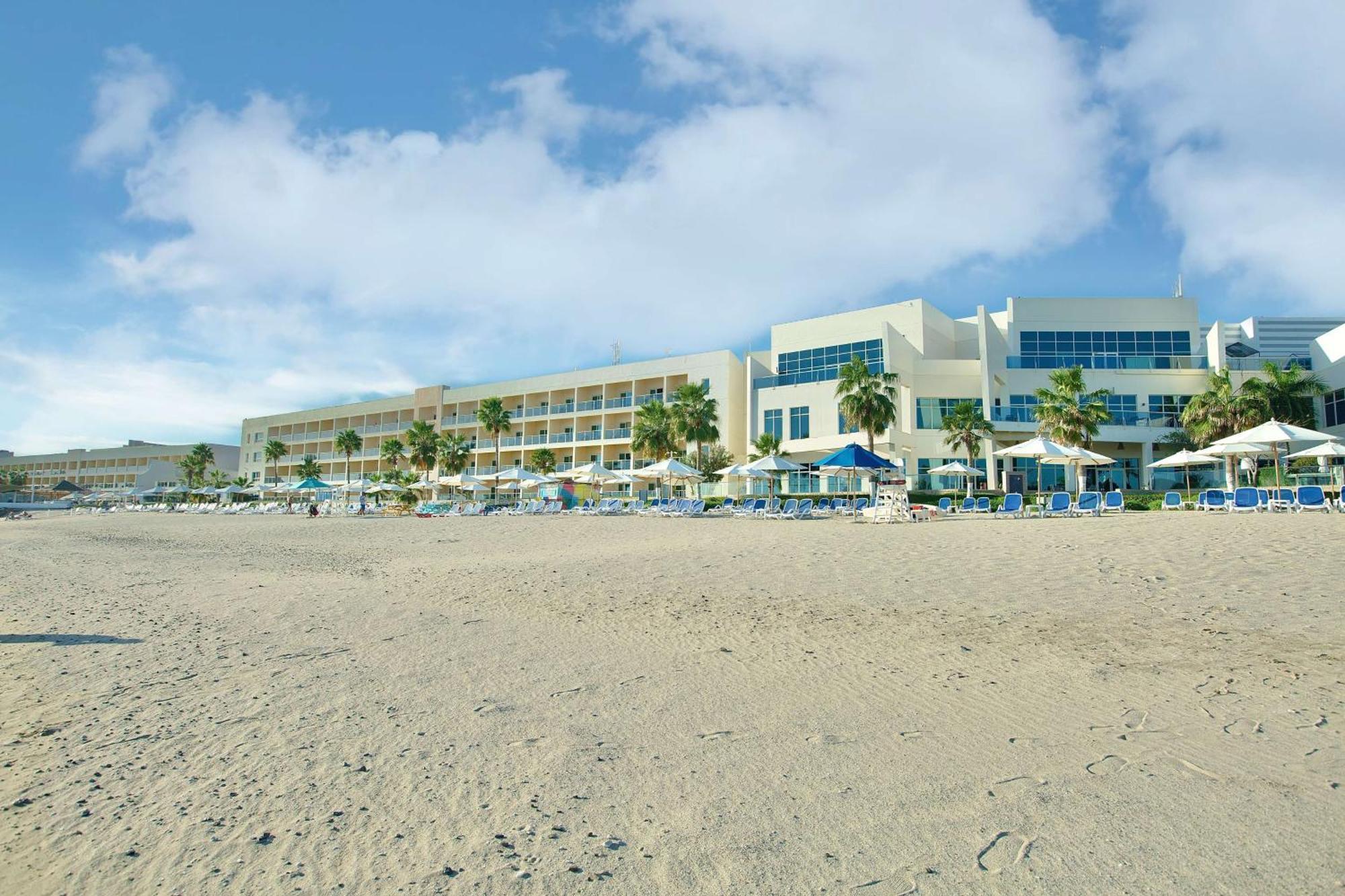 Radisson Blu Resort, פוג'יירה מראה חיצוני תמונה The Atlantis Paradise Island Resort