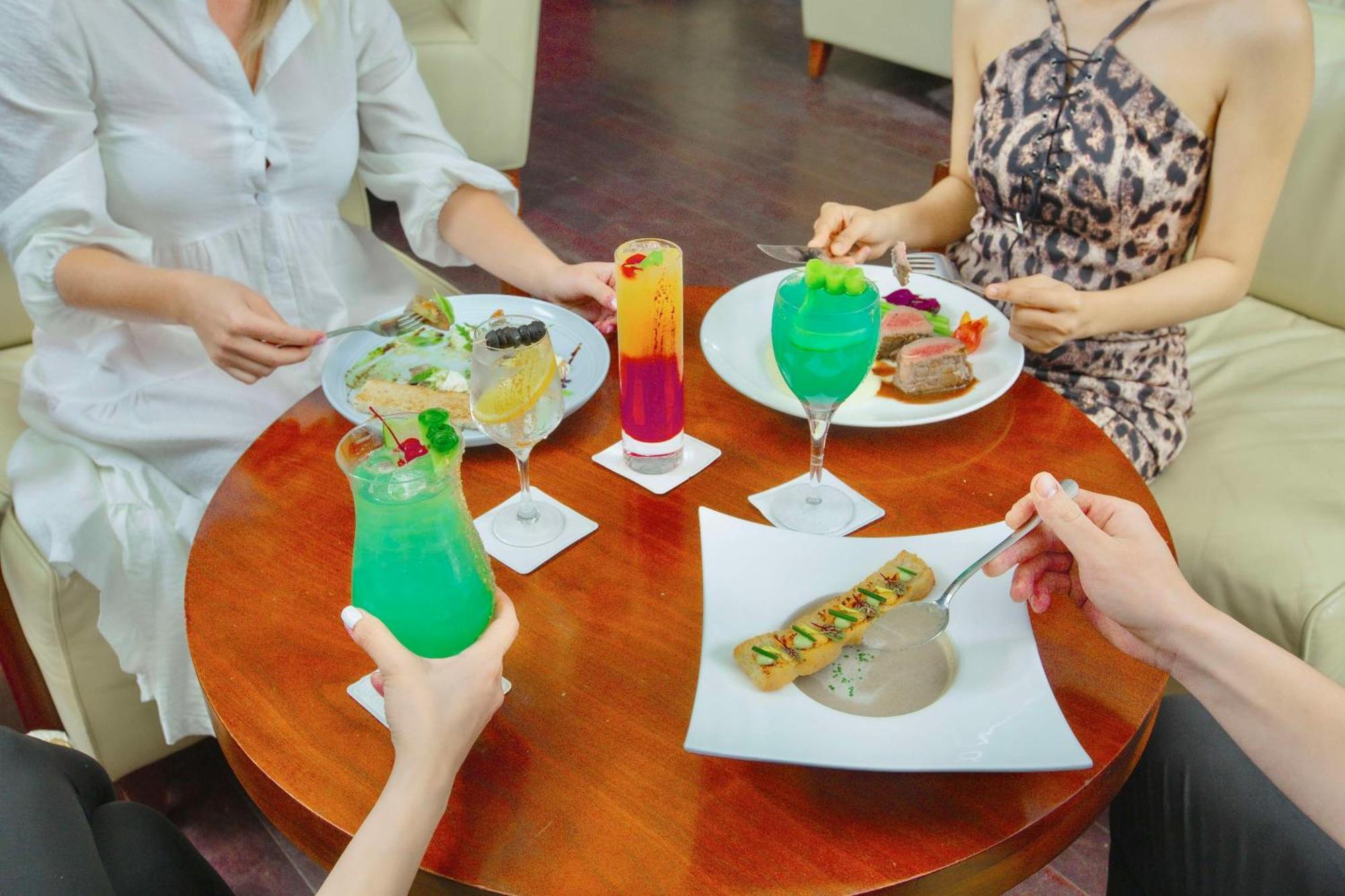 Radisson Blu Resort, פוג'יירה מראה חיצוני תמונה A selection of non-alcoholic drinks